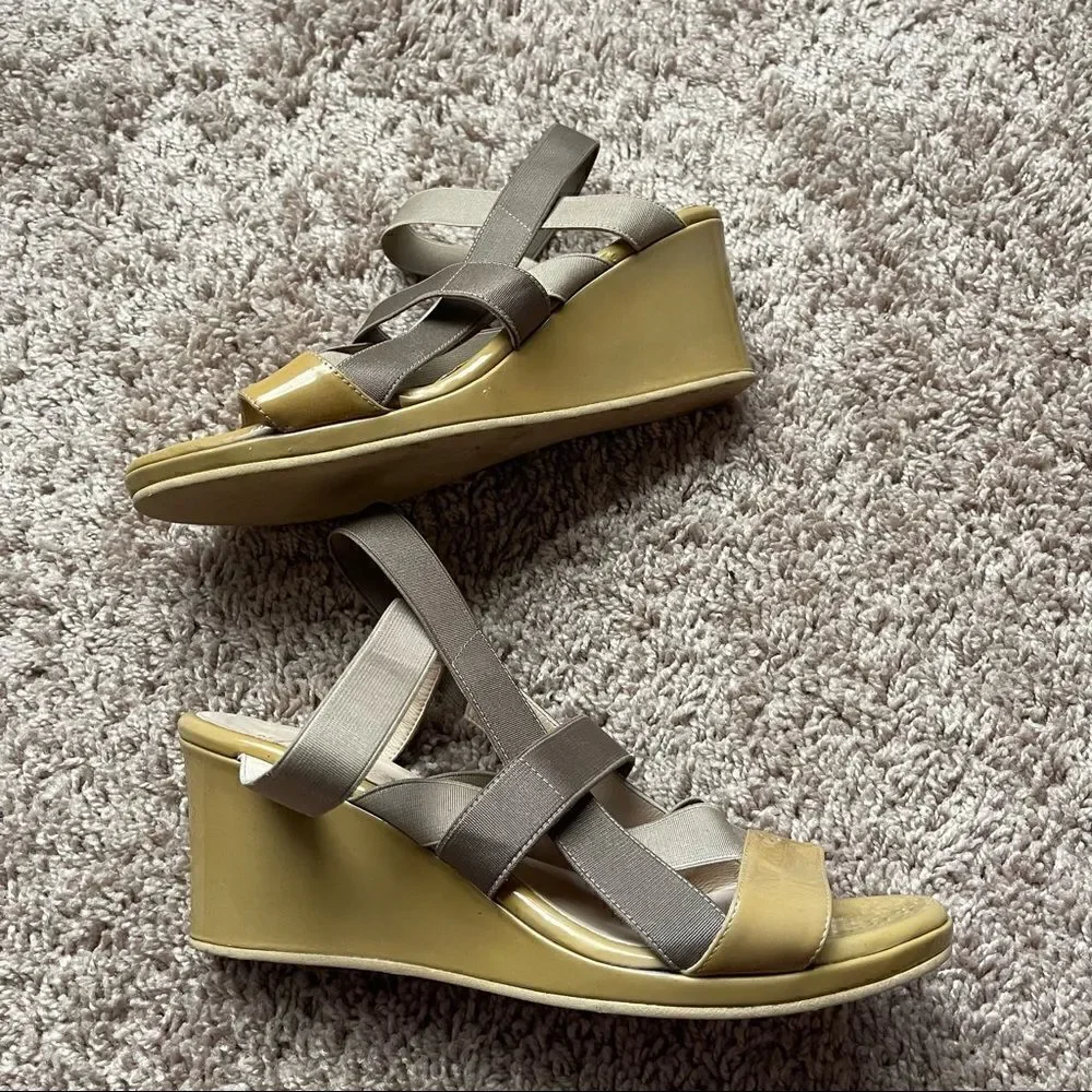 Aquatalia by Marvin K Tan Patent Strappy Wedge Sandals; SZ 8.5; Good Condition